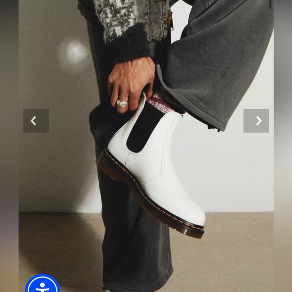 DR. MARTENS YELLOW STITCH SMOOTH CHELSEA WHITE LEATHER BOOTS NWT sz10 - Picture 4 of 9